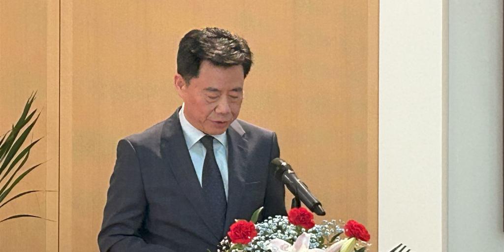 Botschafter Wu Ken